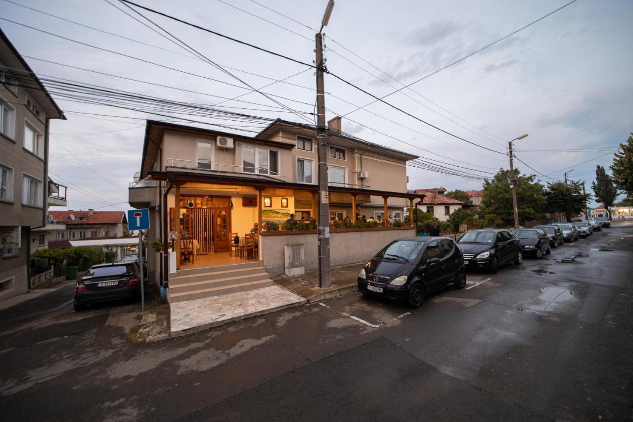 Guest Rooms Grudovi Obzor Exterior photo