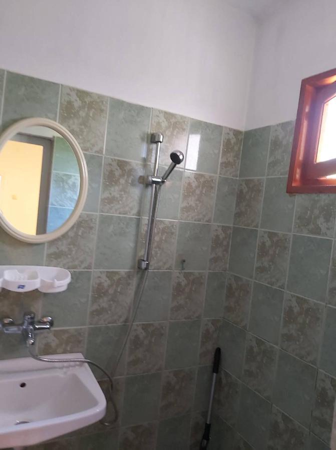 Guest Rooms Grudovi Obzor Exterior photo