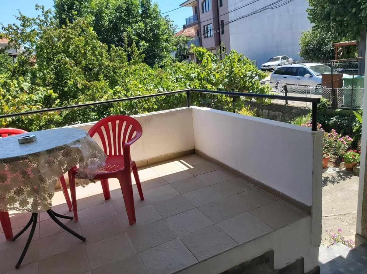 Guest Rooms Grudovi Obzor Exterior photo