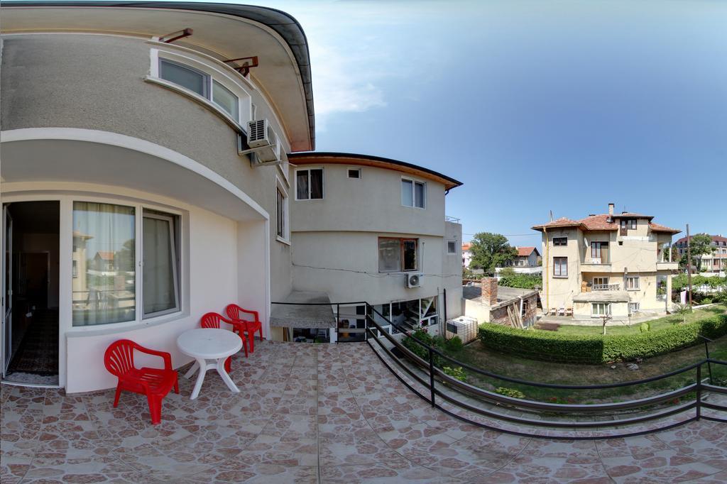 Guest Rooms Grudovi Obzor Exterior photo