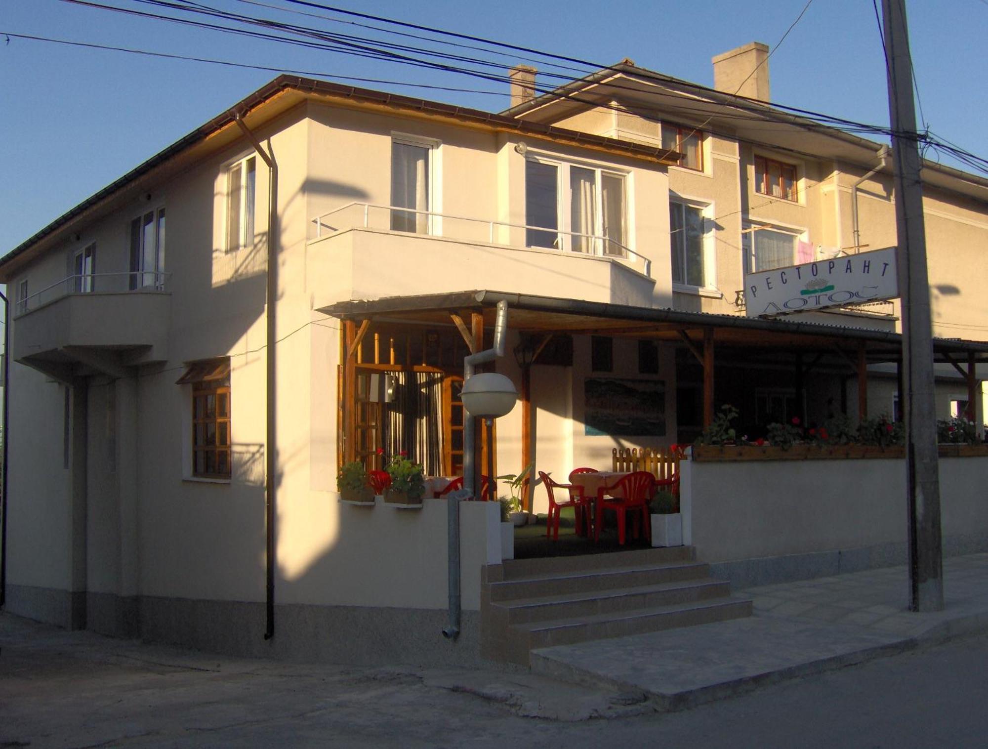 Guest Rooms Grudovi Obzor Exterior photo