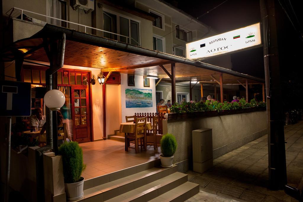 Guest Rooms Grudovi Obzor Exterior photo