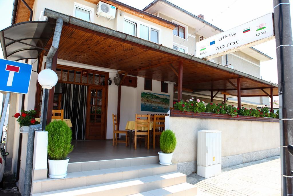 Guest Rooms Grudovi Obzor Exterior photo