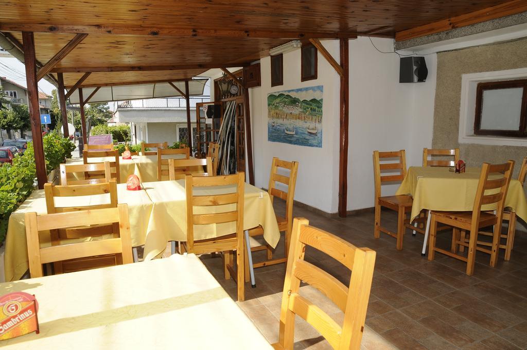 Guest Rooms Grudovi Obzor Exterior photo